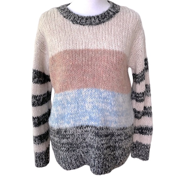 American Eagle Blush Light Blue Gray Striped Chunky Knit Oversized Sweater Sz XS - Picture 1 of 6